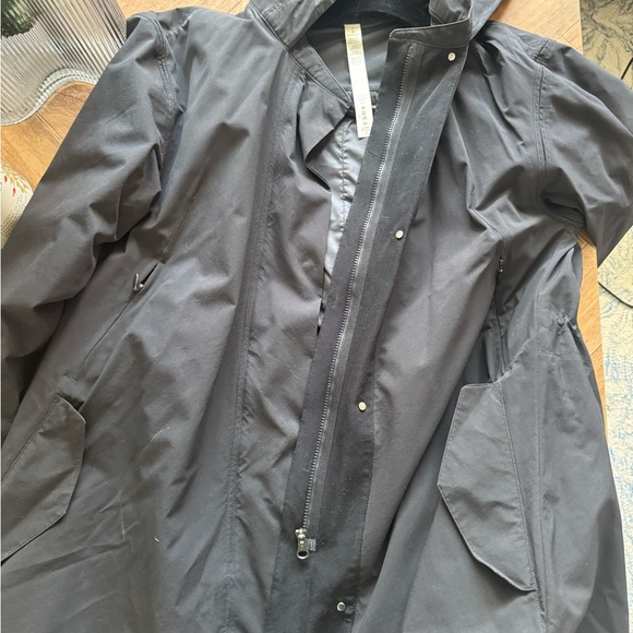 Lululemon Rebel Rain Jacket - Picture 1 of 5
